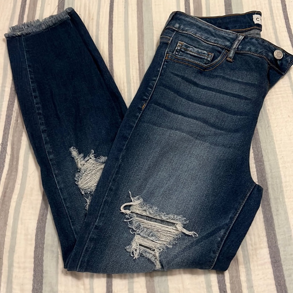 Cello destroyed skinny Jean size 9 regular